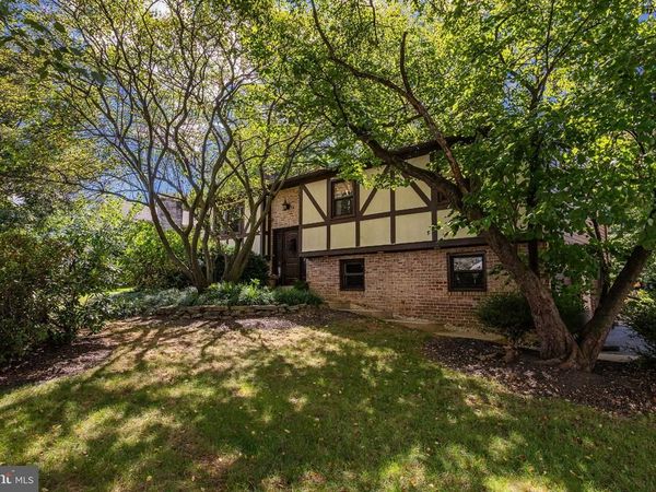 12 COUNTRY SIDE LANE, LEOLA, PA 17540