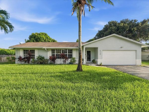 5740 SW 8th St , Plantation, FL 33317