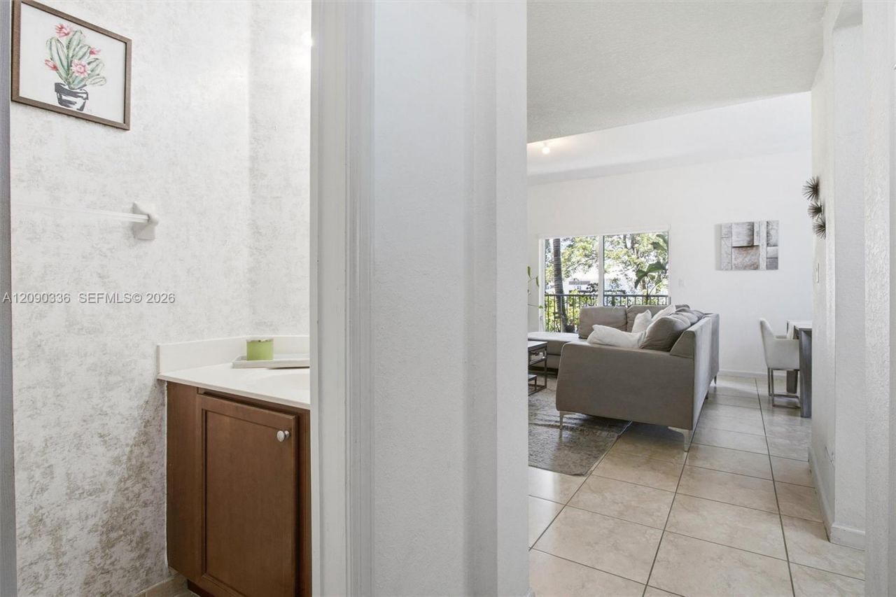 11605 NW 89th St, Unit 228, Doral, FL 33178 Photo