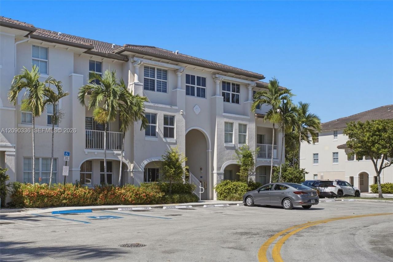 11605 NW 89th St, Unit 228, Doral, FL 33178 Photo
