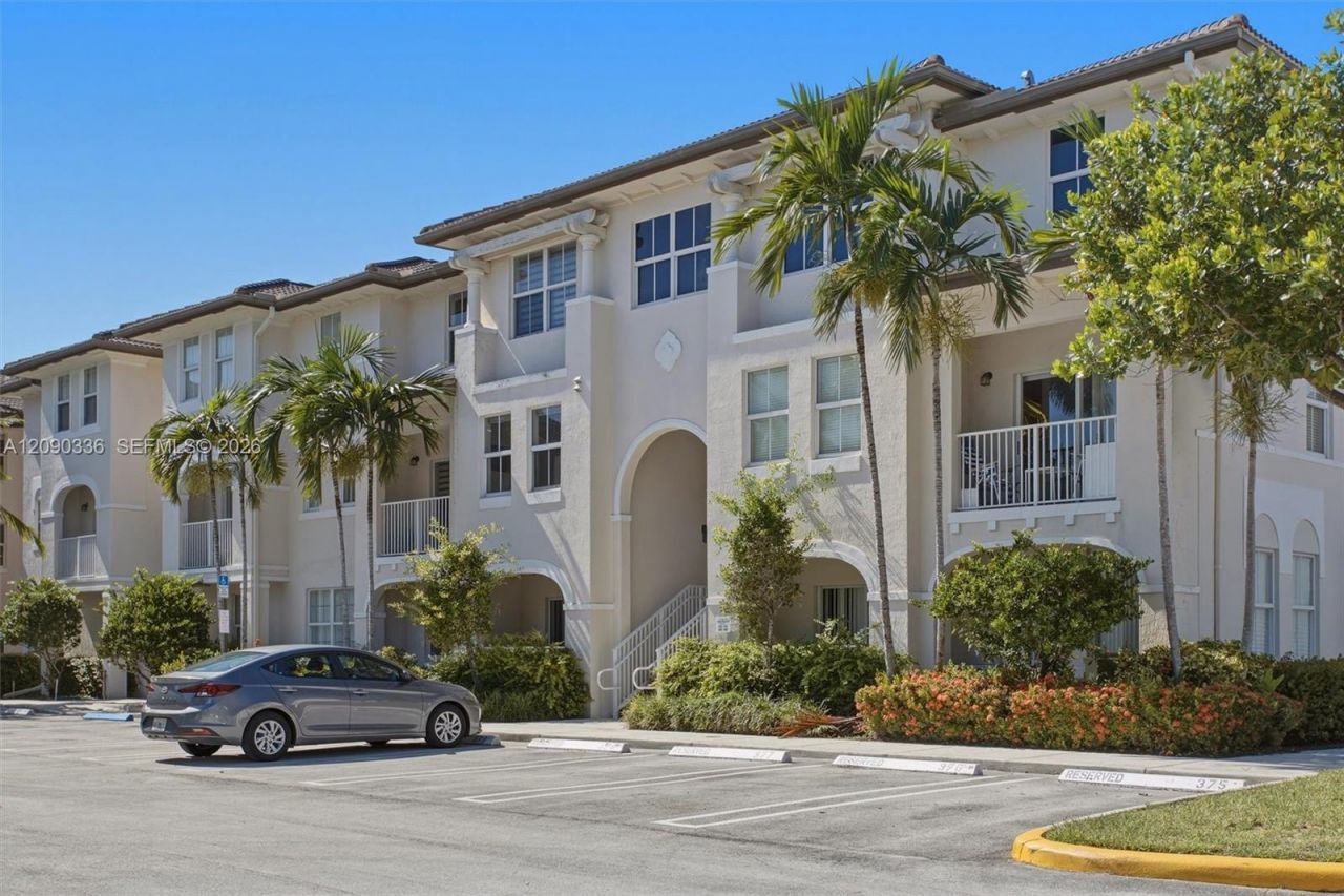 11605 NW 89th St, Unit 228, Doral, FL 33178 Photo