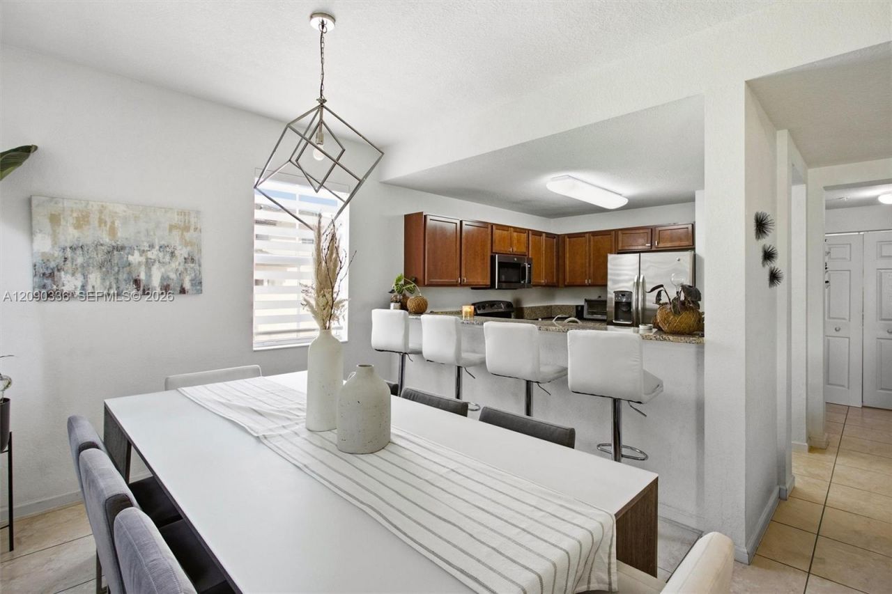 11605 NW 89th St, Unit 228, Doral, FL 33178 Photo