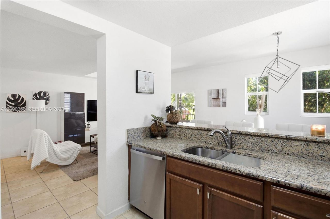 11605 NW 89th St, Unit 228, Doral, FL 33178 Photo