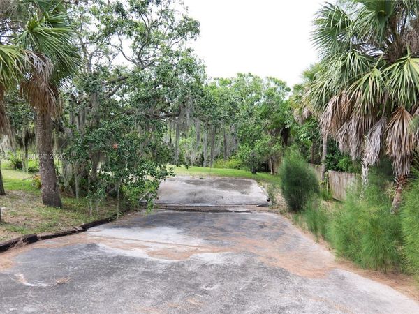 9701 SE Water St, Hobe Sound, FL 33455