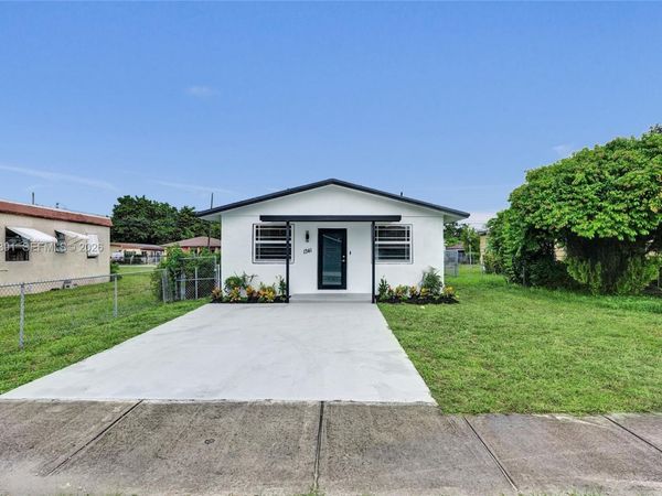 1341 NW 75th St , Miami, FL 33147