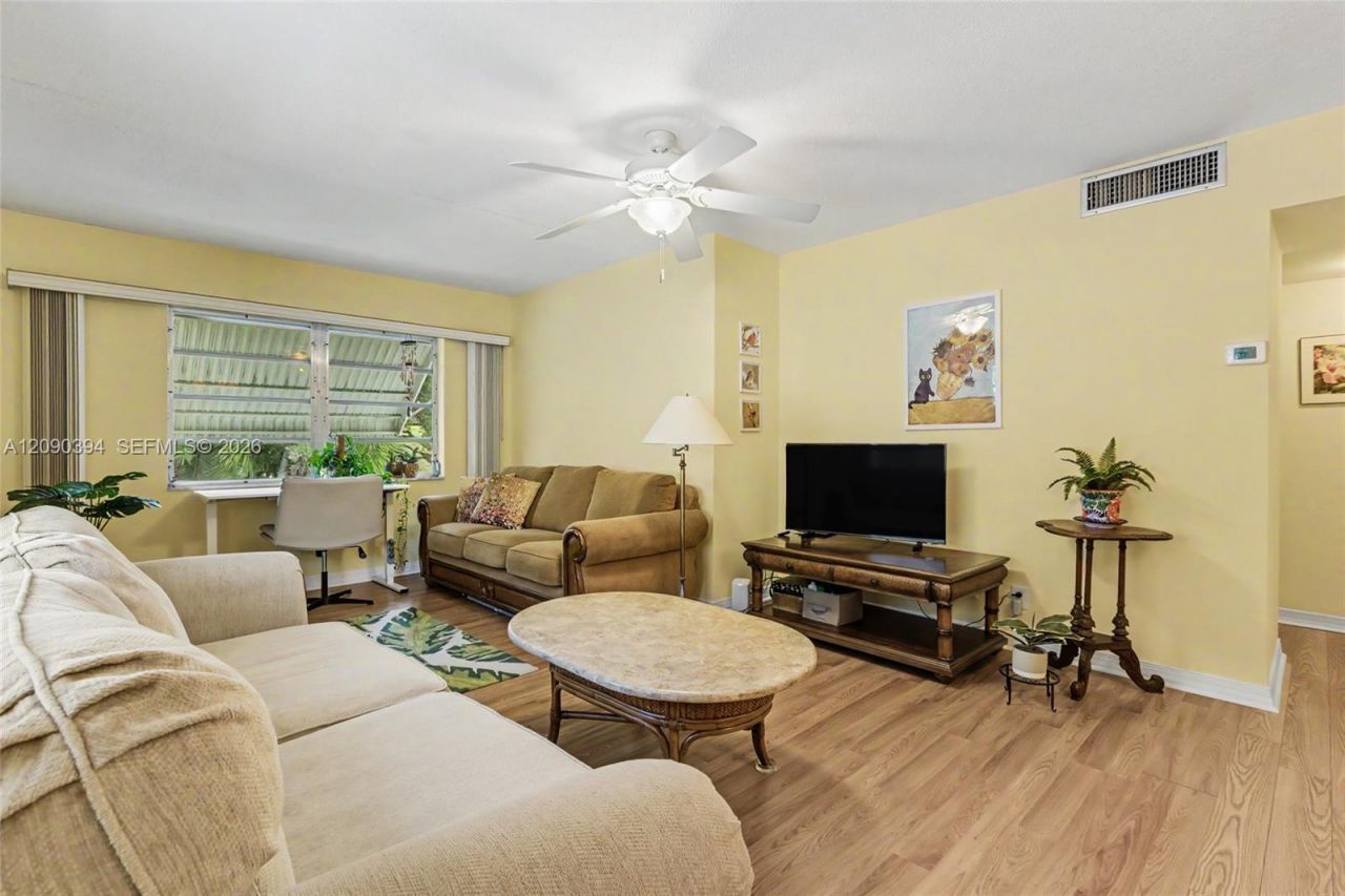 1401 N 12th Ct , Unit 3B, Hollywood, FL 33019 Photo