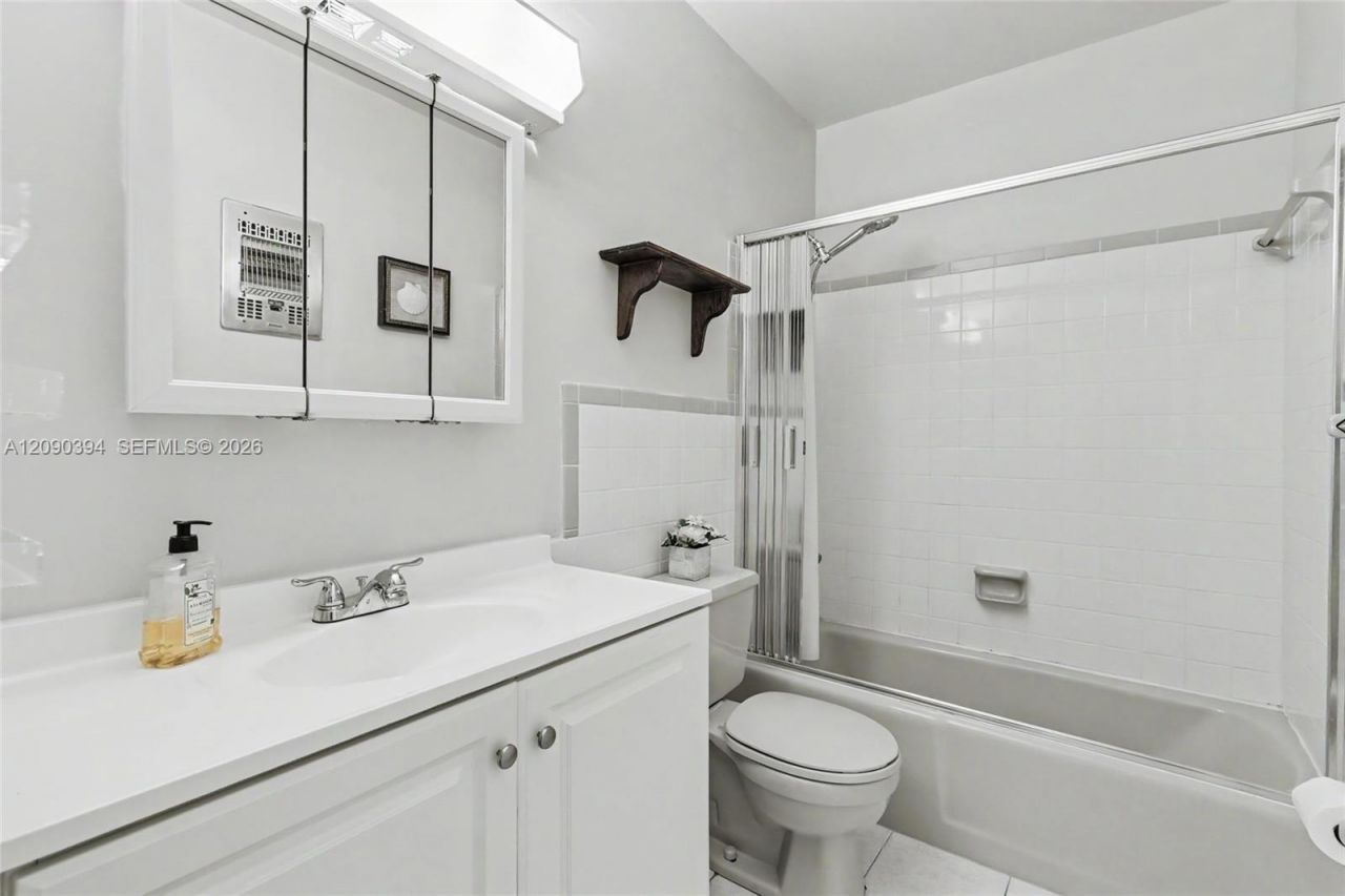 1401 N 12th Ct , Unit 3B, Hollywood, FL 33019 Photo