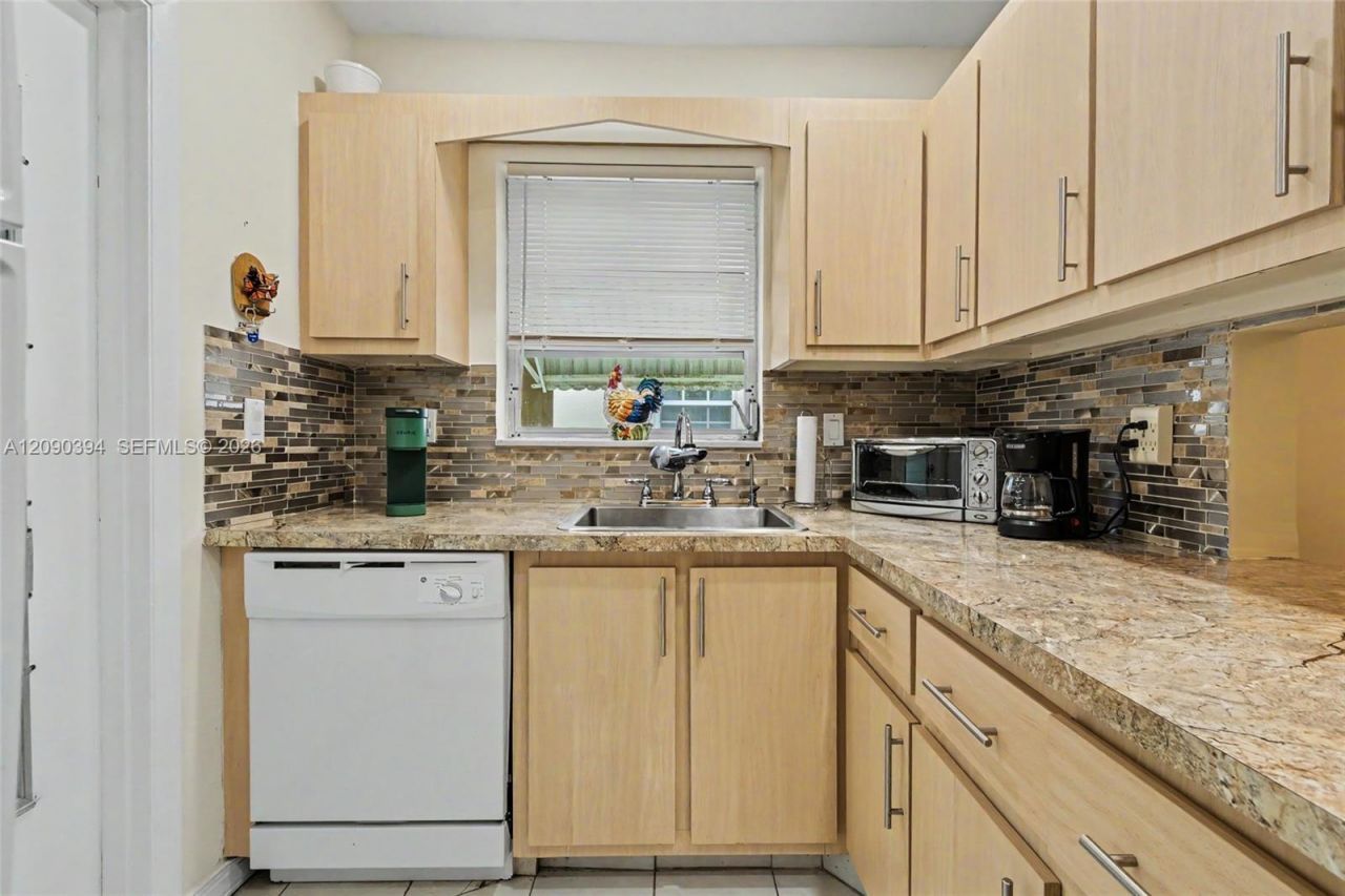 1401 N 12th Ct , Unit 3B, Hollywood, FL 33019 Photo