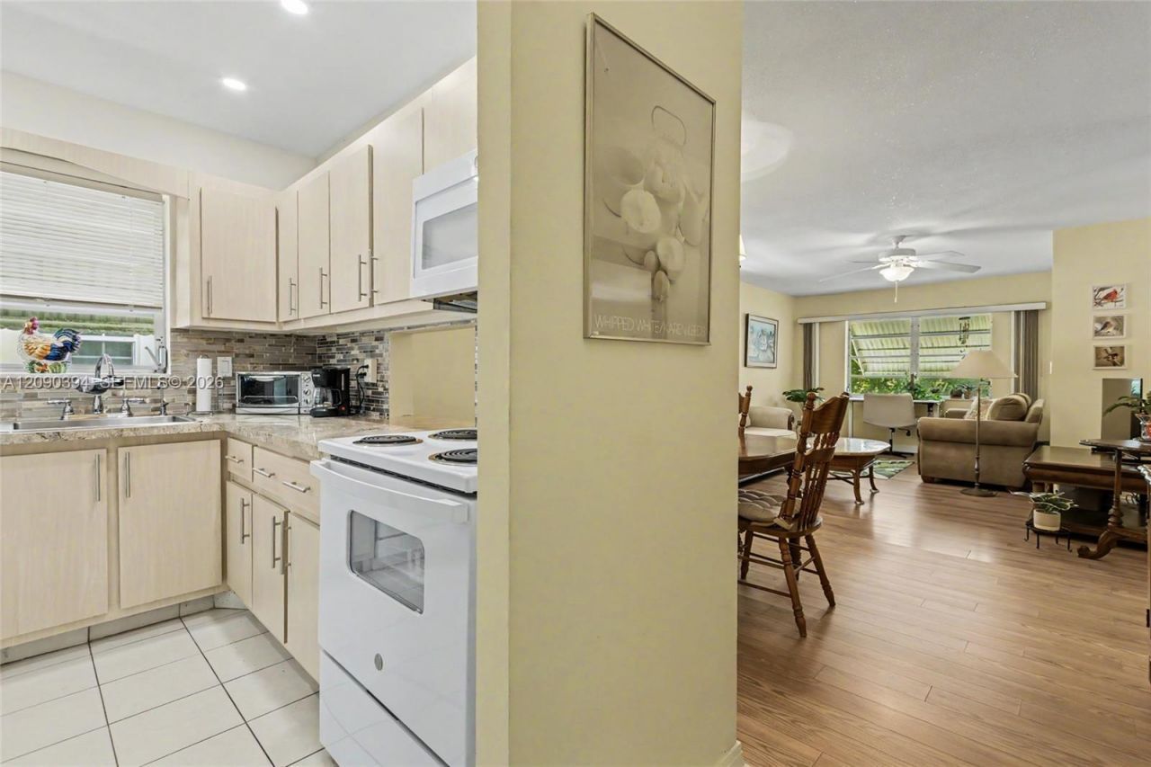1401 N 12th Ct , Unit 3B, Hollywood, FL 33019 Photo