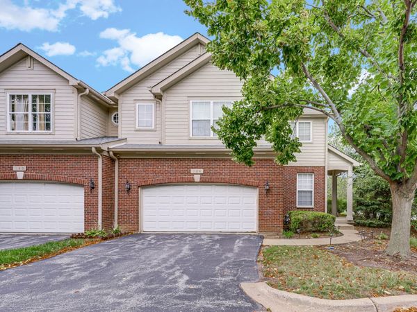 384 W Pointe Drive , Vernon Hills, IL 60061