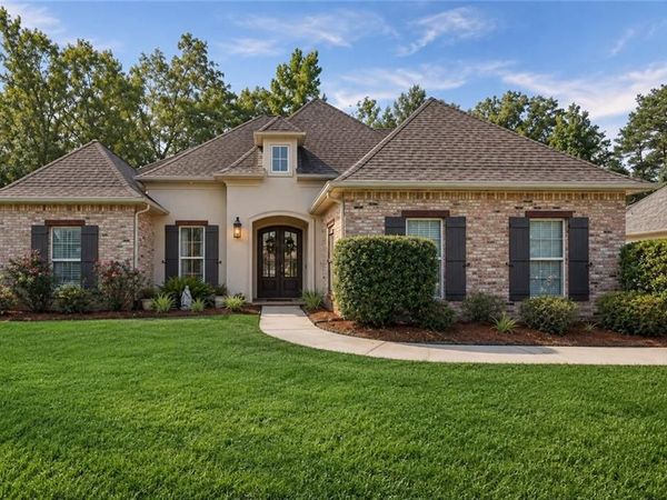 725 POPLAR CREEK Court , Covington, LA 70433