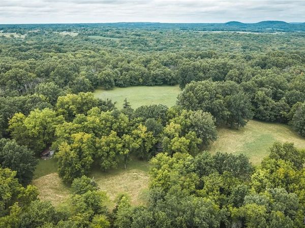 1137 Highway F , Eolia, MO 63344