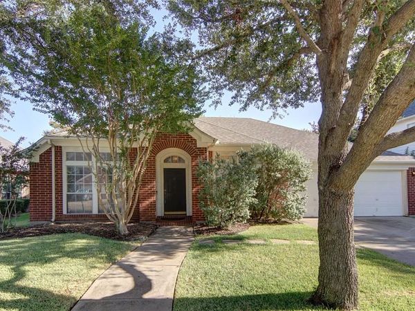 6928 Spring Valley Way , Fort Worth, TX 76132