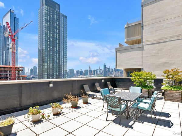 24-15 Queens Plaza N , Unit 6B, Long Island City, NY 11101