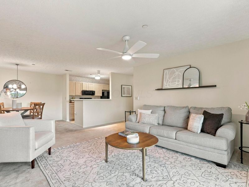 6823 Meadow Creek Drive, Unit 208, Columbus, OH 43235 Photo 17