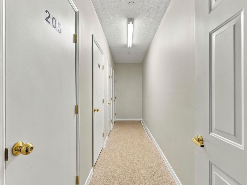 6823 Meadow Creek Drive, Unit 208, Columbus, OH 43235 Photo 37