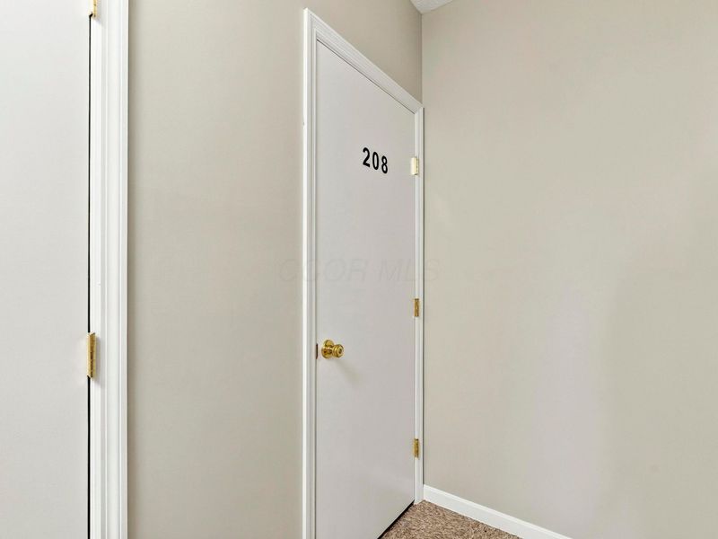 6823 Meadow Creek Drive, Unit 208, Columbus, OH 43235 Photo 38
