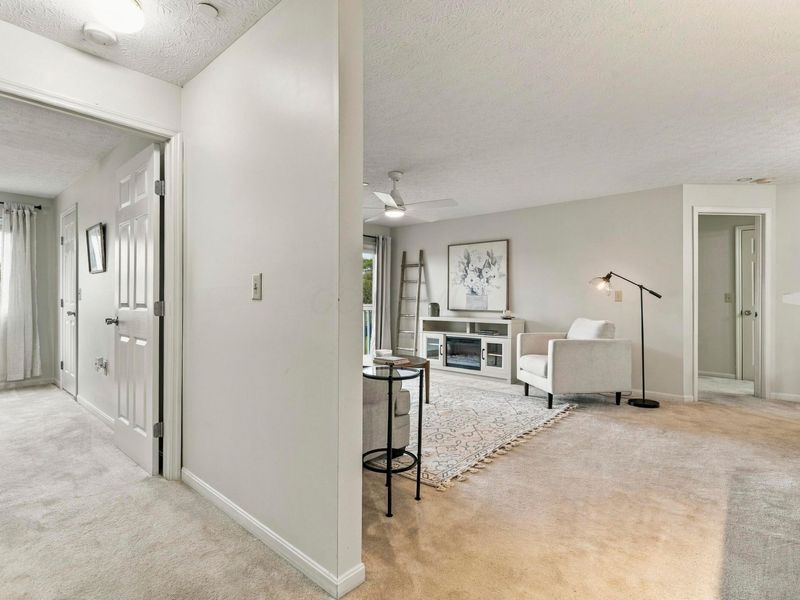 6823 Meadow Creek Drive, Unit 208, Columbus, OH 43235 Photo 6