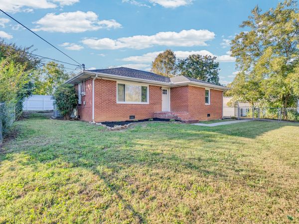 107 Oak St , Sparta, TN 38583