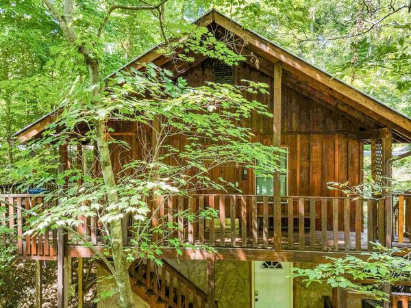 704 Forest Drive, Pigeon Forge, TN 37863