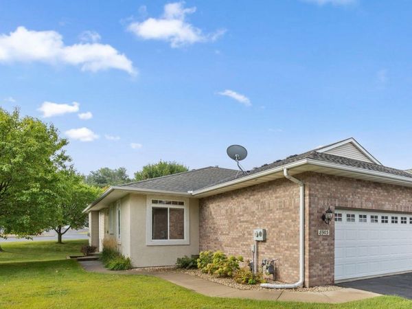8903 Preserve Trail , Savage, MN 55378