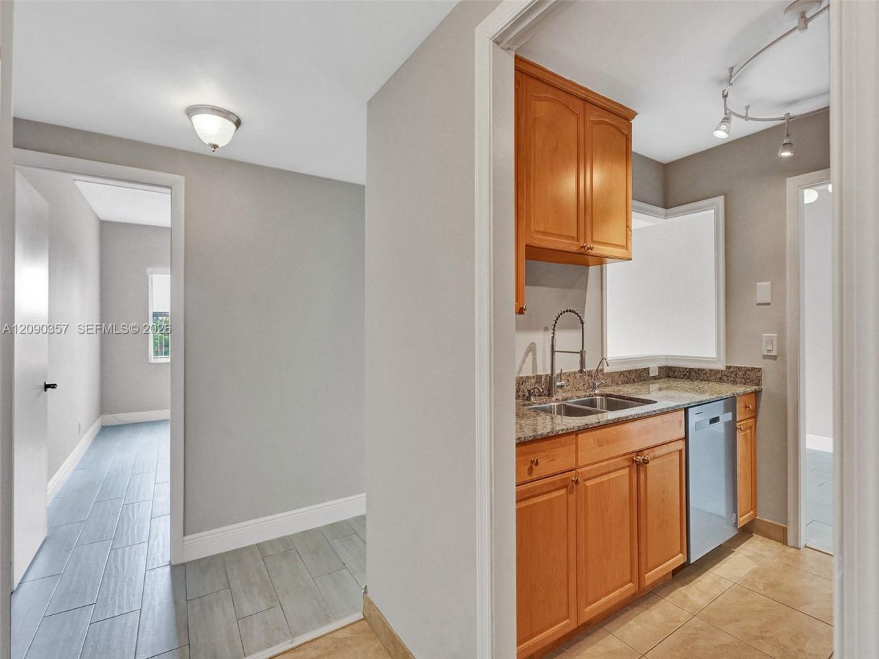 400 N Riverside Dr, Unit 303, Pompano Beach, FL 33062 Photo