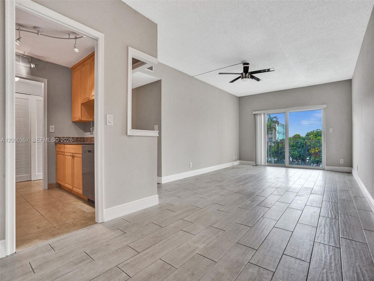 400 N Riverside Dr, Unit 303, Pompano Beach, FL 33062 Photo