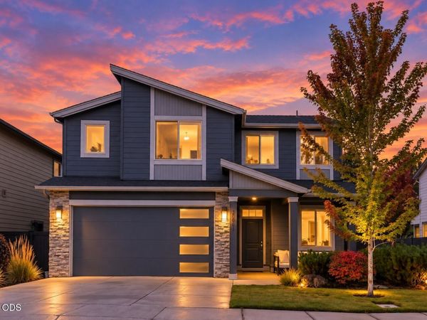 20991 NE Legend Place, Bend, OR 97701