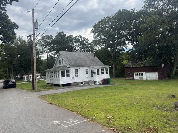 47 Pemberton St, Lowell, MA 01850