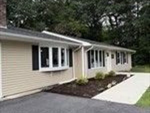 443 Cross Rd, Dartmouth, MA 02747