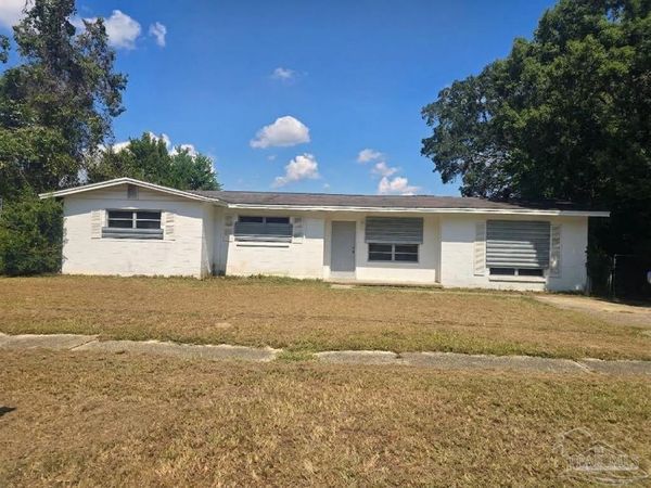 22 Alan A Dale St, Pensacola, FL 32506