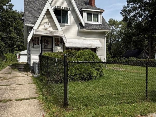743 Bellevue Avenue , Akron, OH 44307