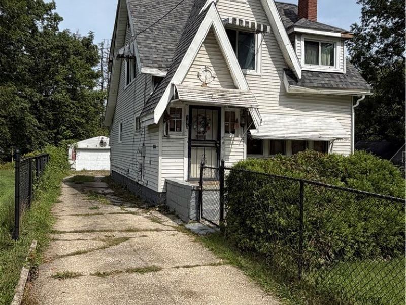 743 Bellevue Avenue, Akron, OH 44307 Photo 3