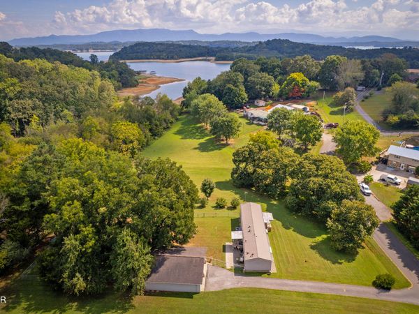 1420 Martha Dandridge Circle, Dandridge, TN 37725