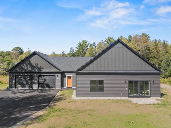 40 Smiling Acres Drive , Freeport, ME 04032