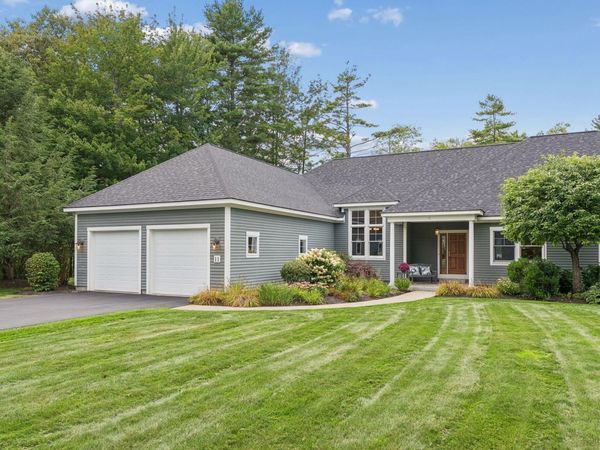 11 Ashwood Lane, Unit 11, Falmouth, ME 04105