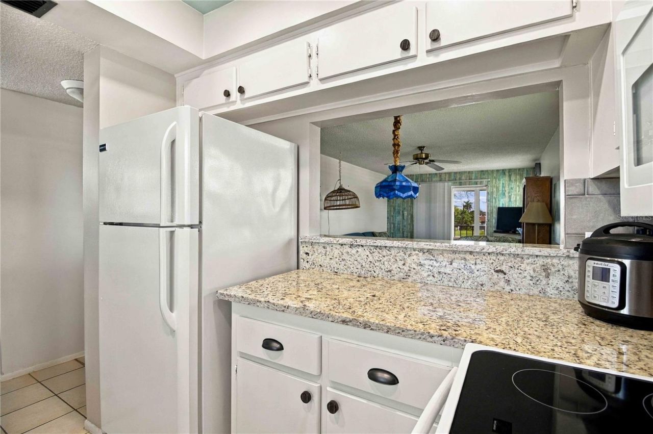 304 47th Avenue Drive W, Unit 313, Bradenton, FL 34207 Photo