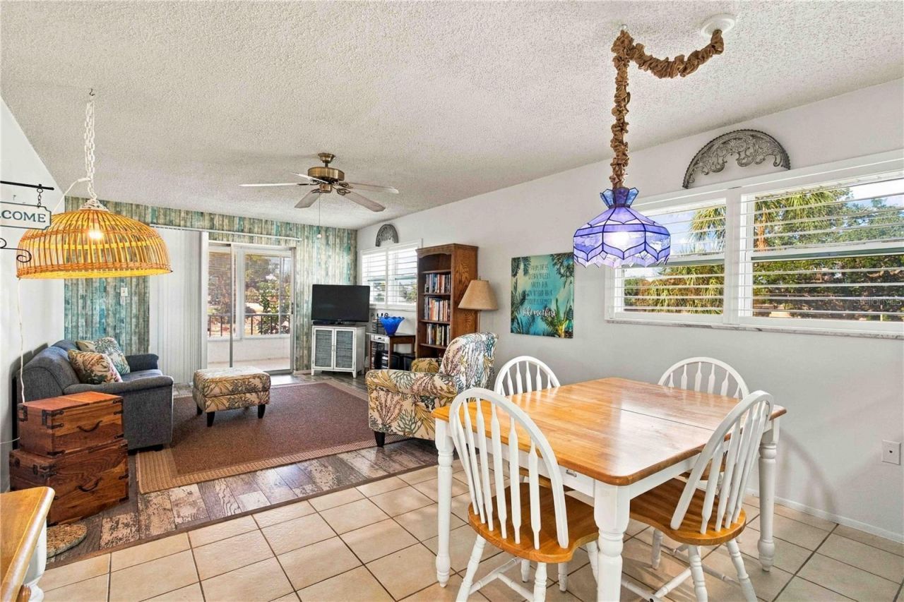 304 47th Avenue Drive W, Unit 313, Bradenton, FL 34207 Photo