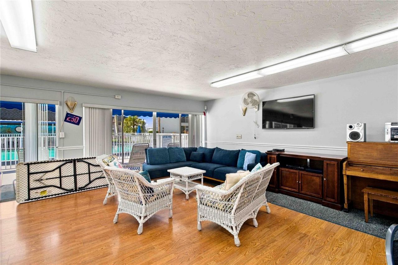 304 47th Avenue Drive W, Unit 313, Bradenton, FL 34207 Photo