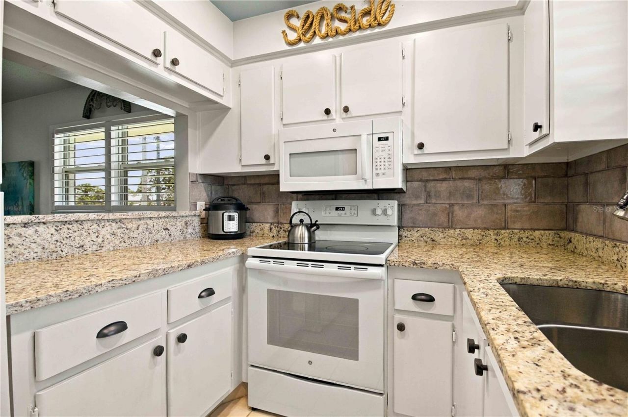 304 47th Avenue Drive W, Unit 313, Bradenton, FL 34207 Photo