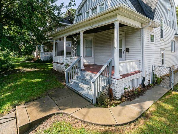 921 25th Street , Moline, IL 61265