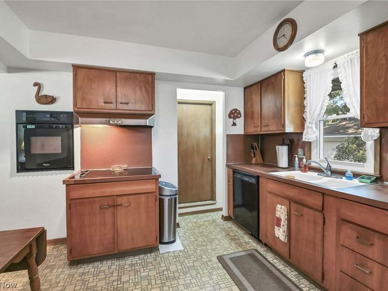 6213 Nelwood Road, Parma Heights, OH 44130 Photo 10