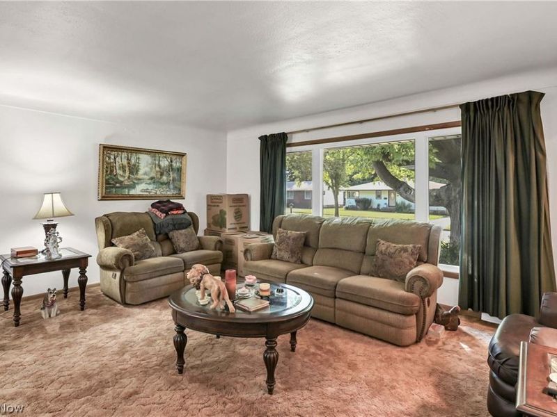 6213 Nelwood Road, Parma Heights, OH 44130 Photo 2