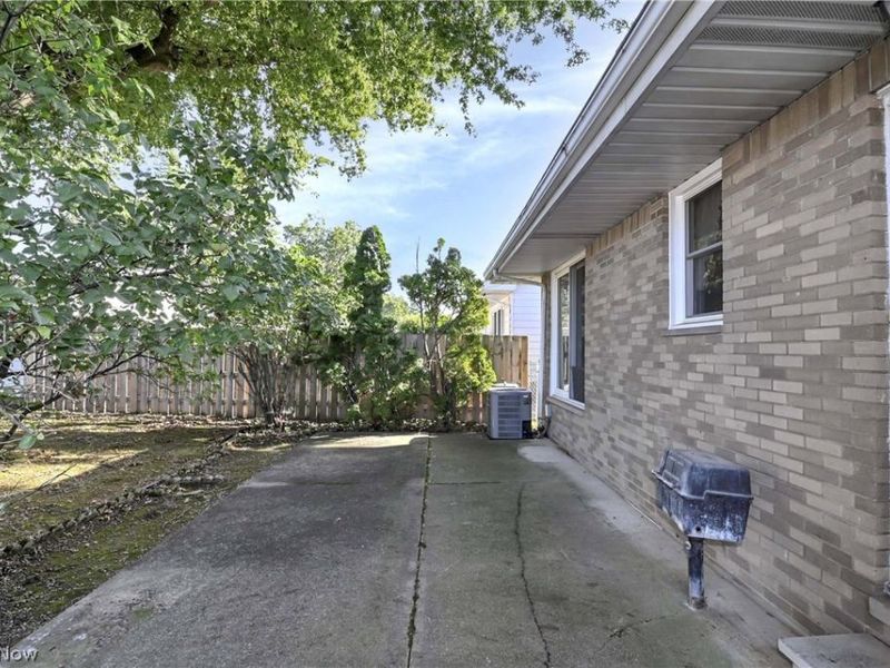 6213 Nelwood Road, Parma Heights, OH 44130 Photo 28