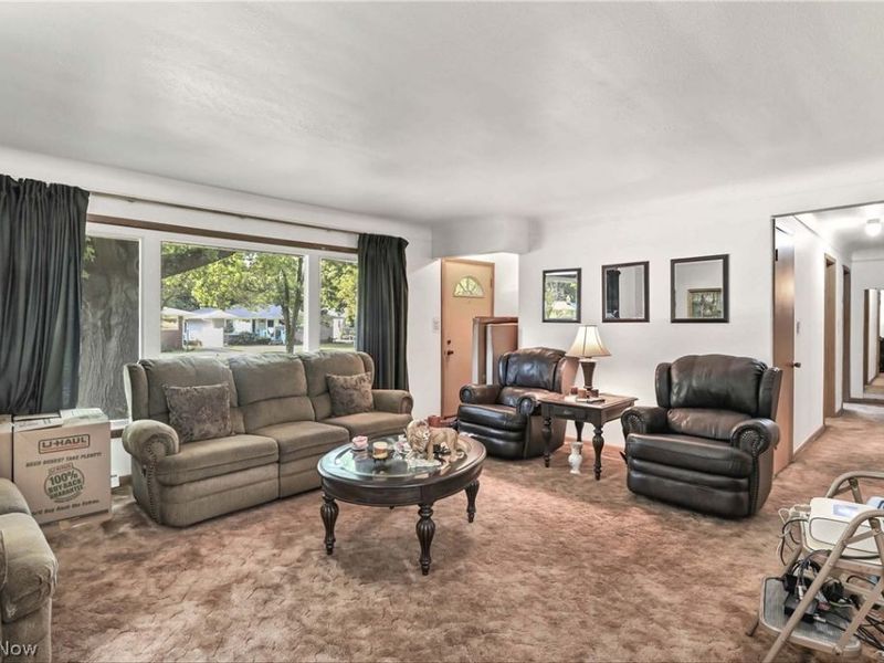 6213 Nelwood Road, Parma Heights, OH 44130 Photo 7