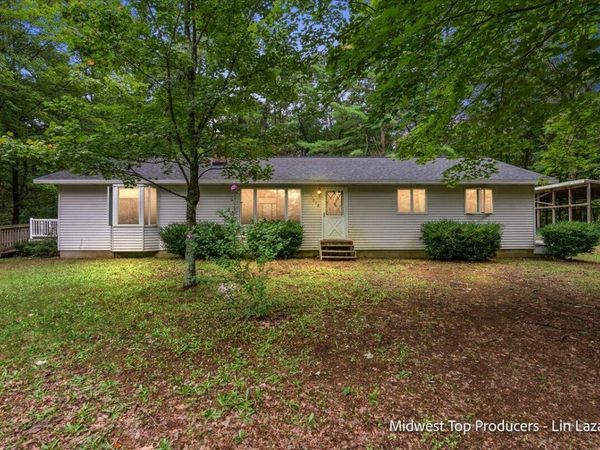 11032 Evergreen Street, Holton, MI 49425