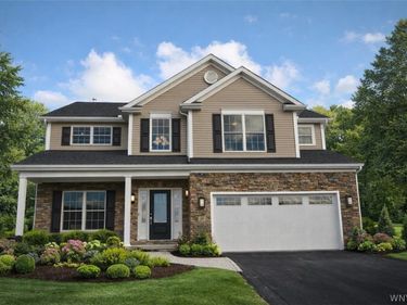 5892 Pleasant Woods Court , Hamburg, NY 14075