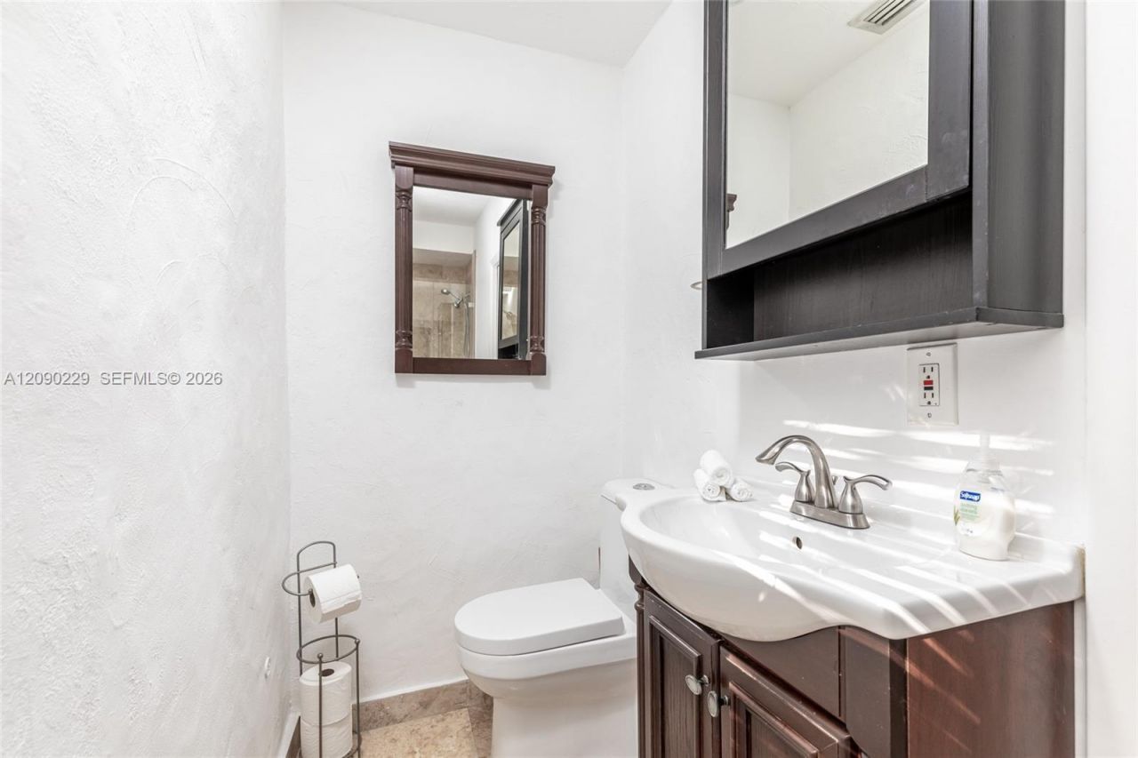 137 NE 47th St , Miami, FL 33137 Photo
