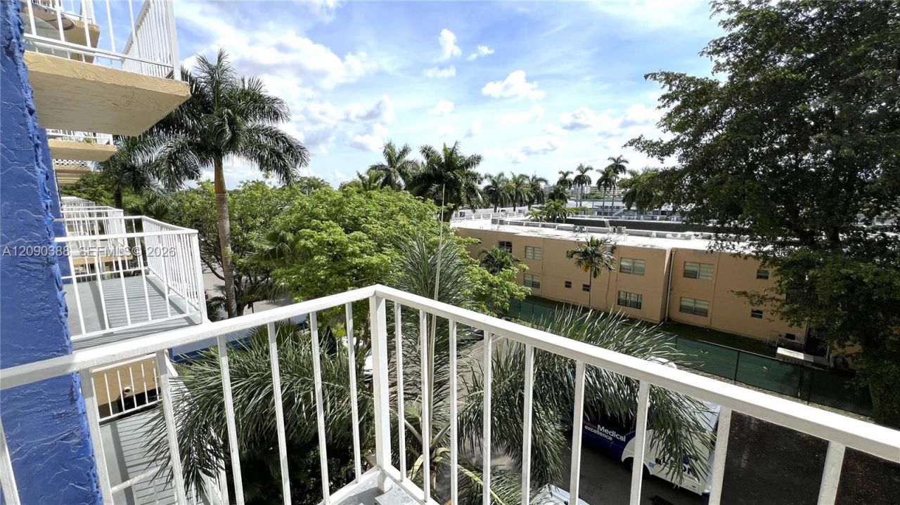 4550 NW 9 St , Unit 406E, Miami, FL 33126 Photo