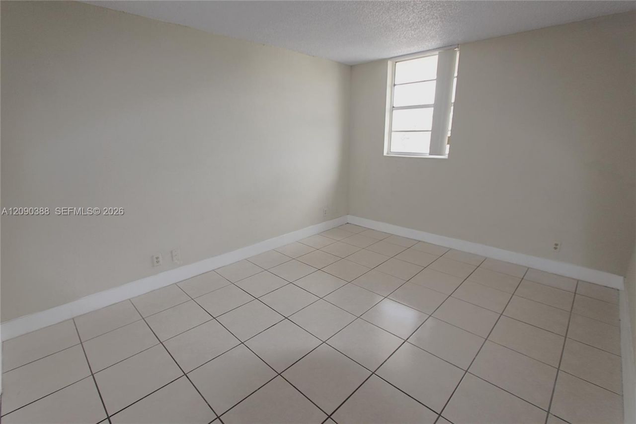 4550 NW 9 St , Unit 406E, Miami, FL 33126 Photo